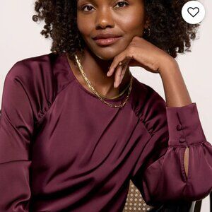 Evereve - Alisha Gathered Satin Blouse - Large